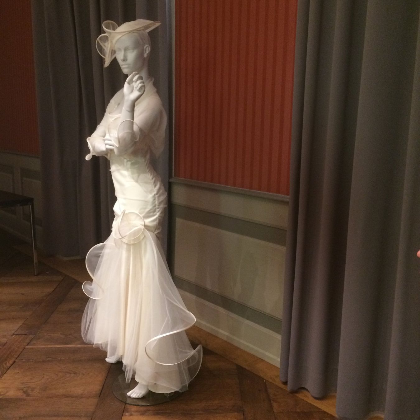 Vestiti: Wunderschönes Brautkleid, Pariser Couture, sucht Dich. – Usato da Feldbrunnen venduto da Missyf 2