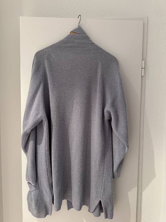 Jacken: 100 % Cashmere Jacke graublau mit Gürtel – Gebraucht aus Zürich von br2010 2