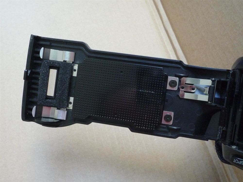 Minolta Fotocamera: Minolta Dynax 500si  Kameragehäuse ok, nur -  Batteriedeckel – Usato da Flims Waldhaus venduto da Gutveina 5