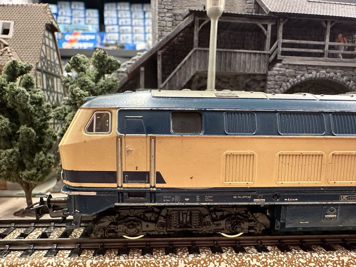 Märklin Modelleisenbahnen: Märklin 3074 DB BR 216 digital – Gebraucht aus Lupsingen von New-Haven 1