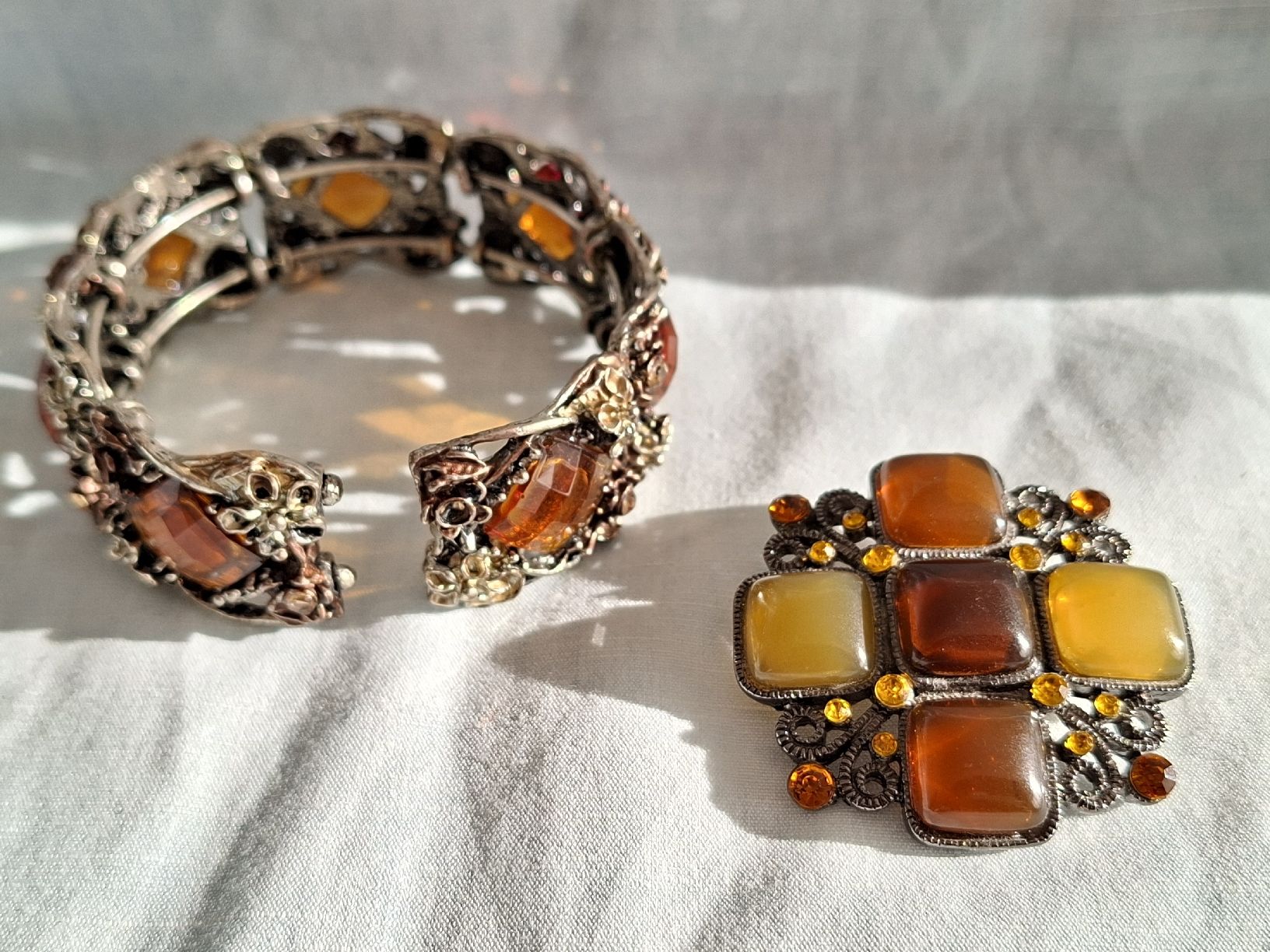 Autres bijoux: Parure vintage chic bracelet & broche – Neuf (Voir description) à Lutry par Sim_Sta 6