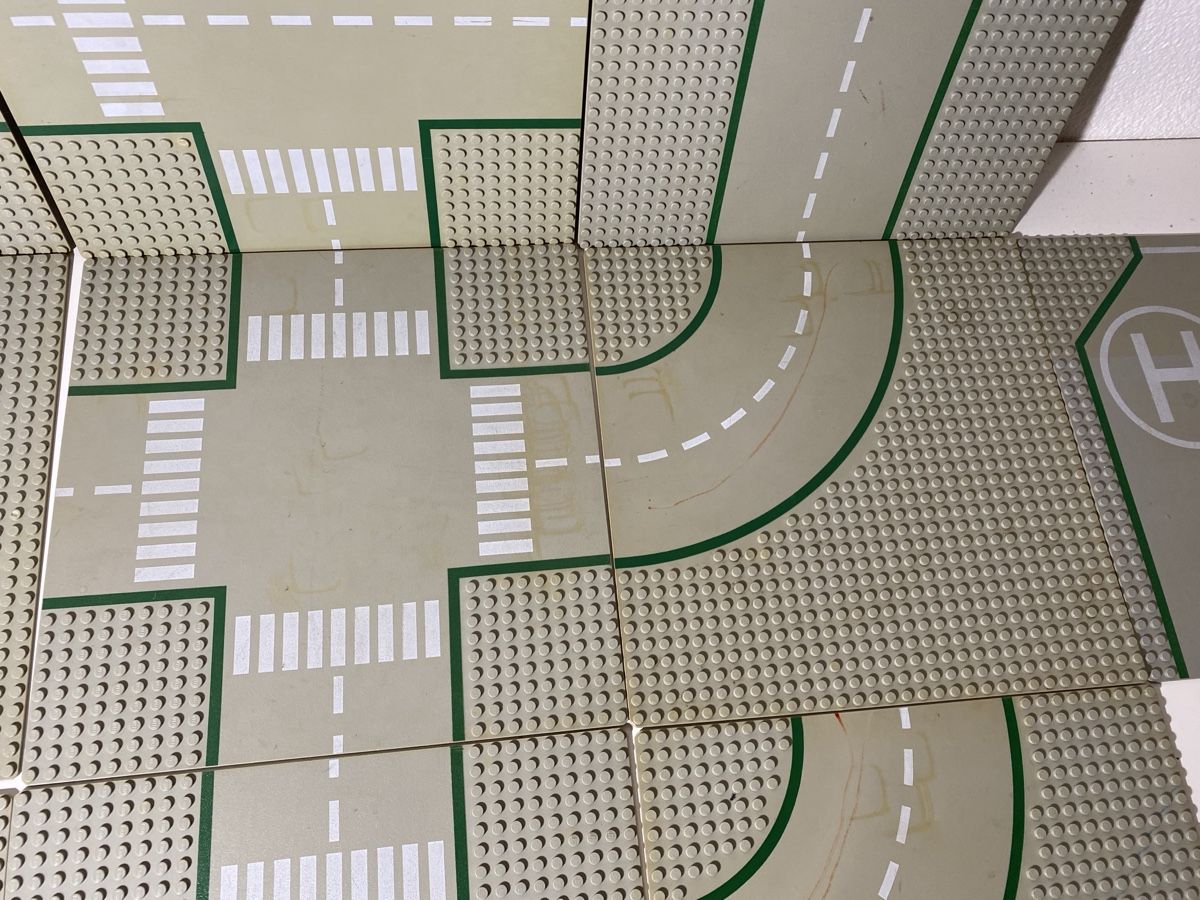 Lego Spielzeuge: 10 Lego Strassenplatten – Gebraucht aus Winterthur von ben_9vxx 3