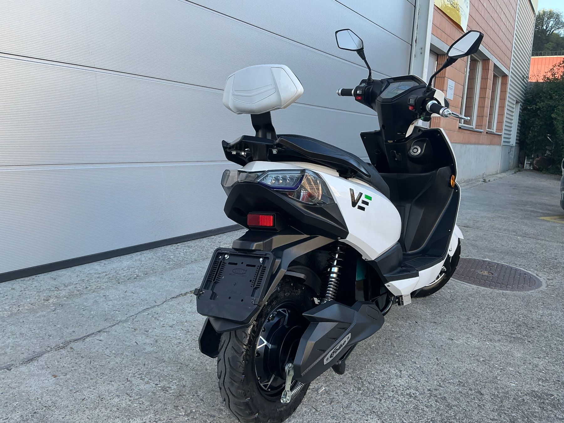 Veicoli elettrici: Vengo Leo E Roller gelbe nummer 45km/h – Usato da strengelbach venduto da Zoks 3