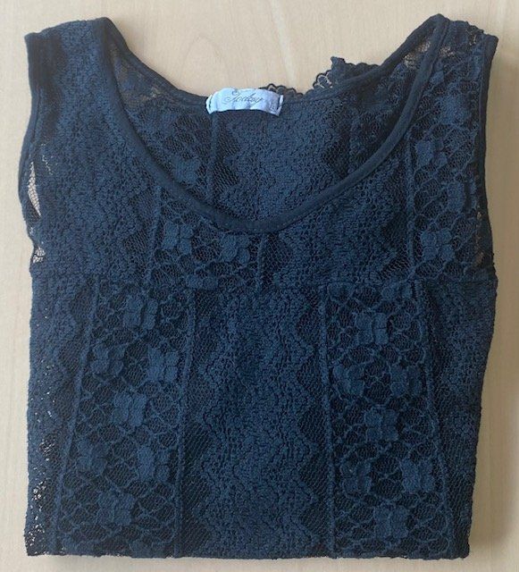 Tops: Damen Top Spitze schwarz Grösse L – D'occasion à Ergisch par July64 2