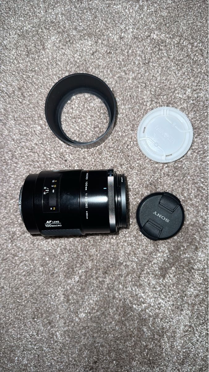 Minolta Obiettivi: AF Makro Objektiv 100mm 1:2.8 55mm Filtergewinde – Usato da Olten venduto da KeHuLo