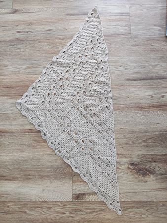 Selbstgemachtes Dreieckstuch, beige Neu