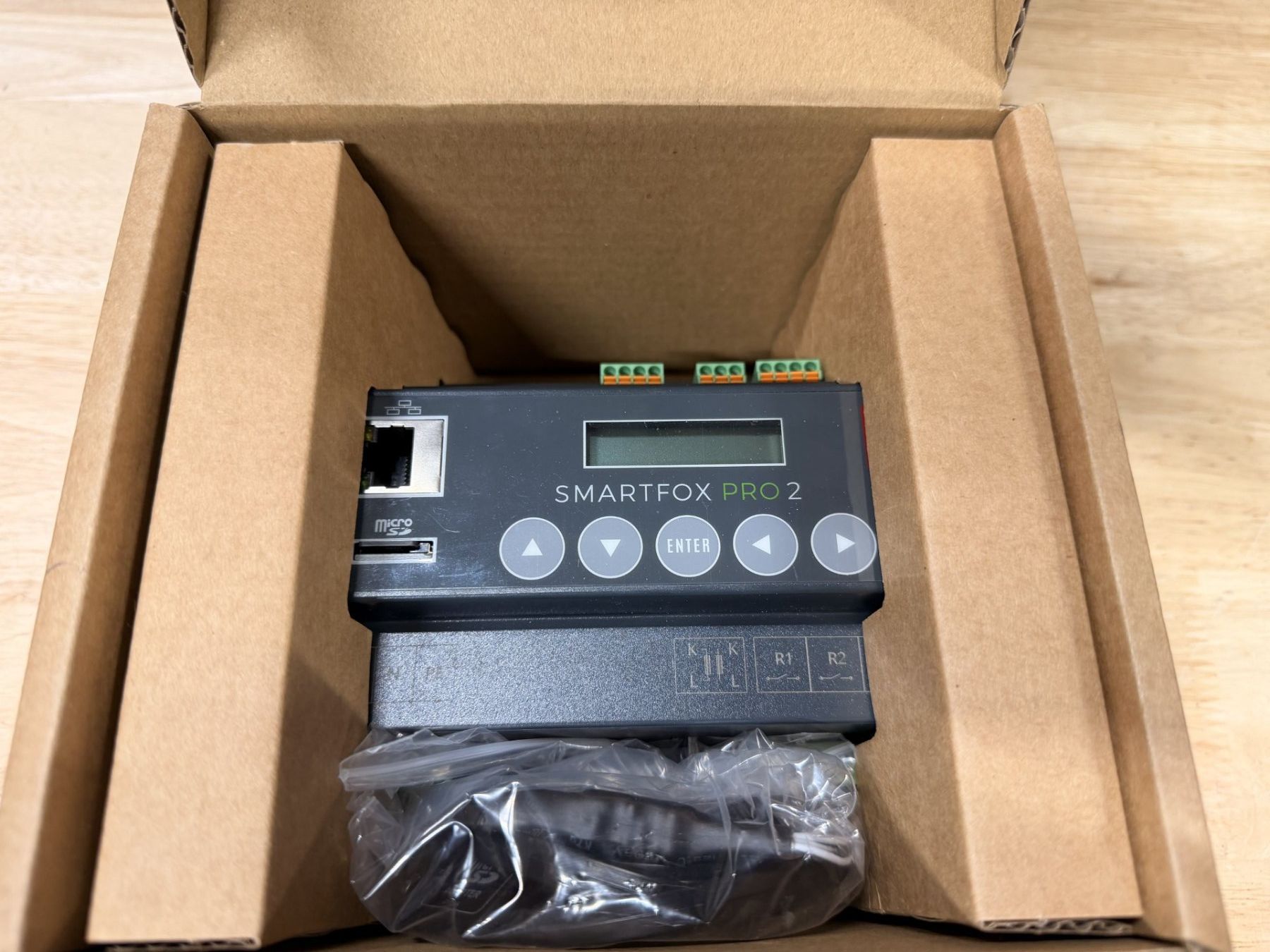Smartfox Misurare: SMARTFOX Pro 2 Energiemanager inkl. 80A Stromwandler – Nuovo e nell'imballaggio originale da Stans venduto da SyEnergy 1