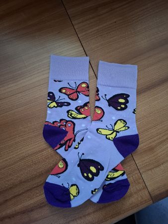 Socken mit Schmetterlingen - perfekt für den Frühling!🦋🦋