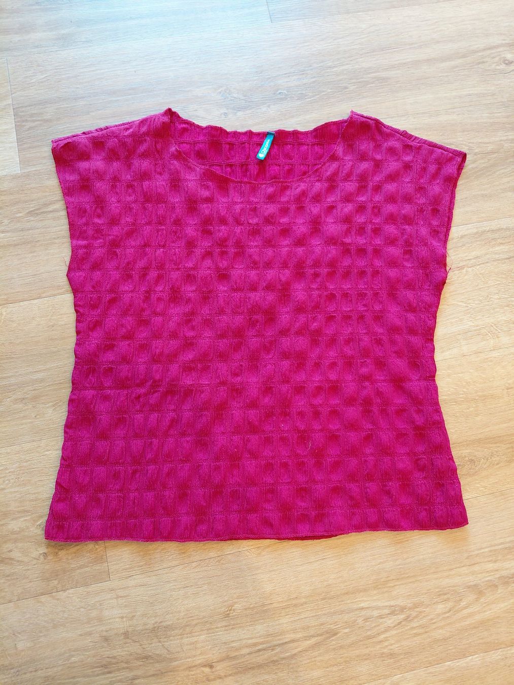 T-shirt: Rotes Sommer T-Shirt – Usato da Roggwil BE venduto da Chrischu83