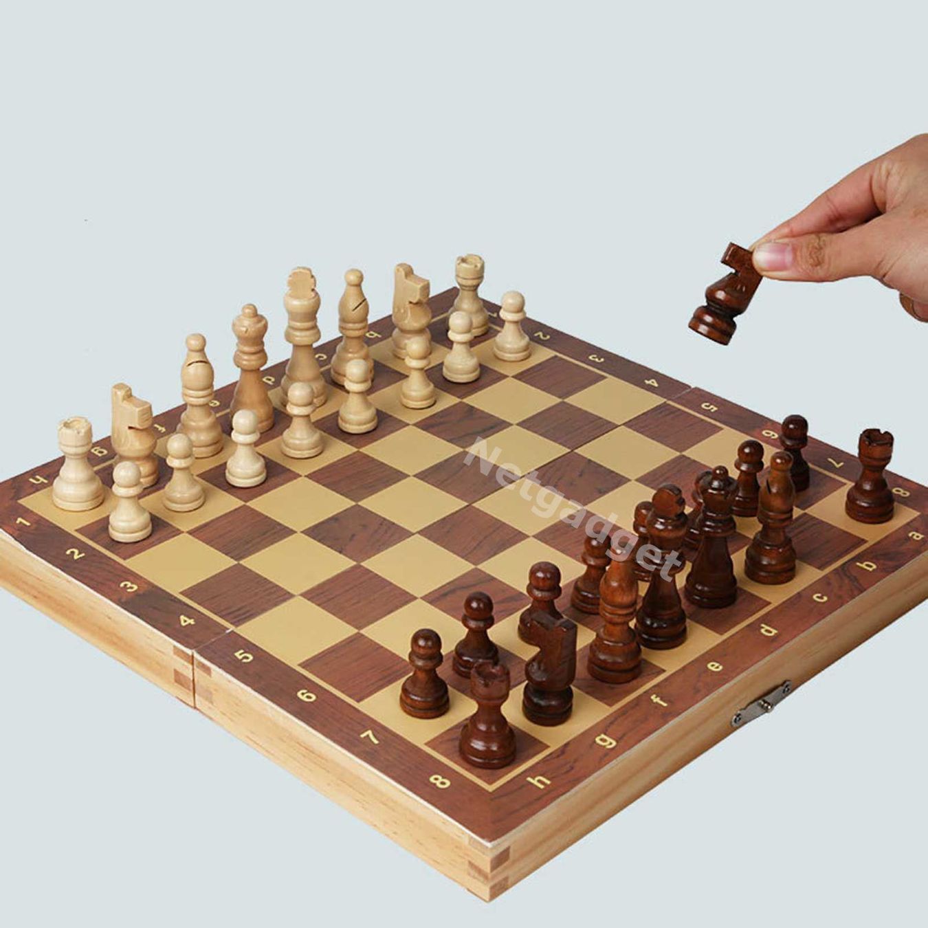 Giochi: Schachbrett aus Holz neu Chess - 29/39cm – Nuovo e nell'imballaggio originale da Yverdon-les-Bains venduto da Netgadget 2