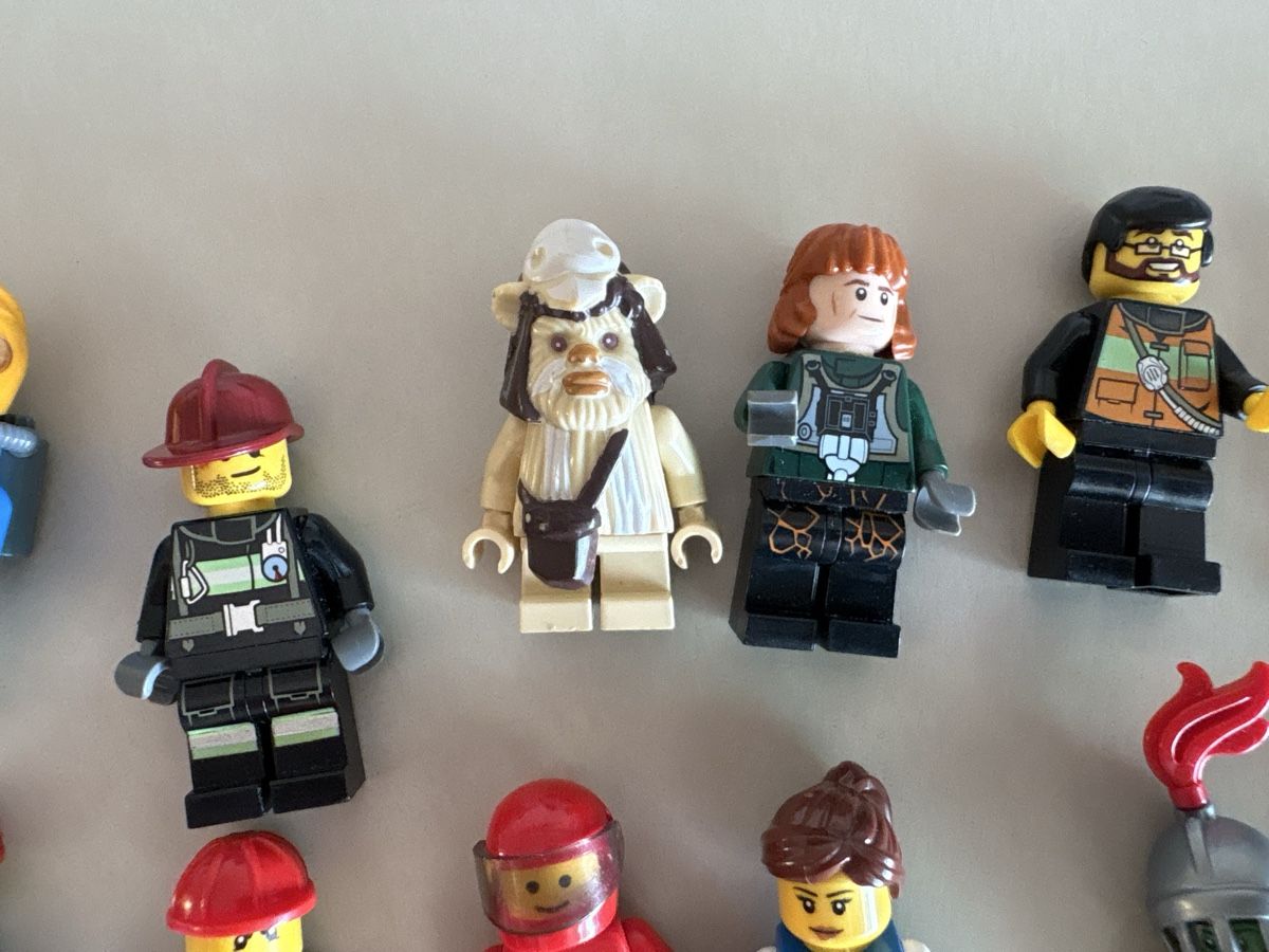 Lego Kit di costruzioni: 105 Lego Figuren, Sammlung ab Platz – Usato da Uster venduto da Carpenter1 6