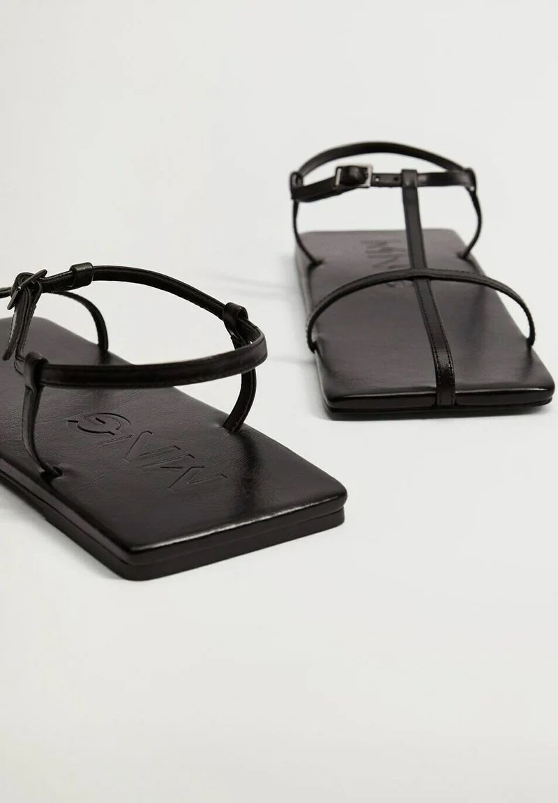 Mango Damenschuhe: MANGO Sandals Black 36-37 Flat Strappy Leather – Gebraucht aus Zürich von Allwelcome 2