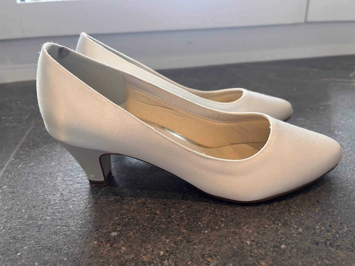 Scarpe da donna: Brautschuhe mit Absatz – Usato da Effretikon venduto da oli_8dmp 1