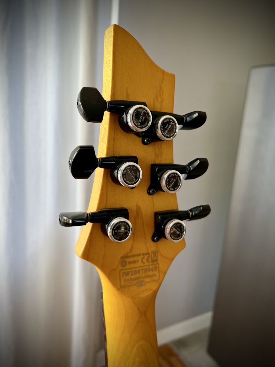 Schecter Musikinstrumente: Schecter Demon6+EMG James Hetfield Active Pickups – Gebraucht aus Netstal von antology 4