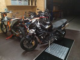 Triumph street triple