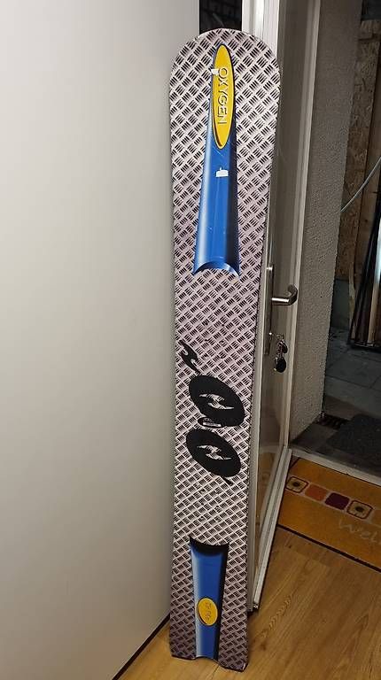Board: Altes snowboard  – Usato da Greifensee venduto da Thomy_008 1