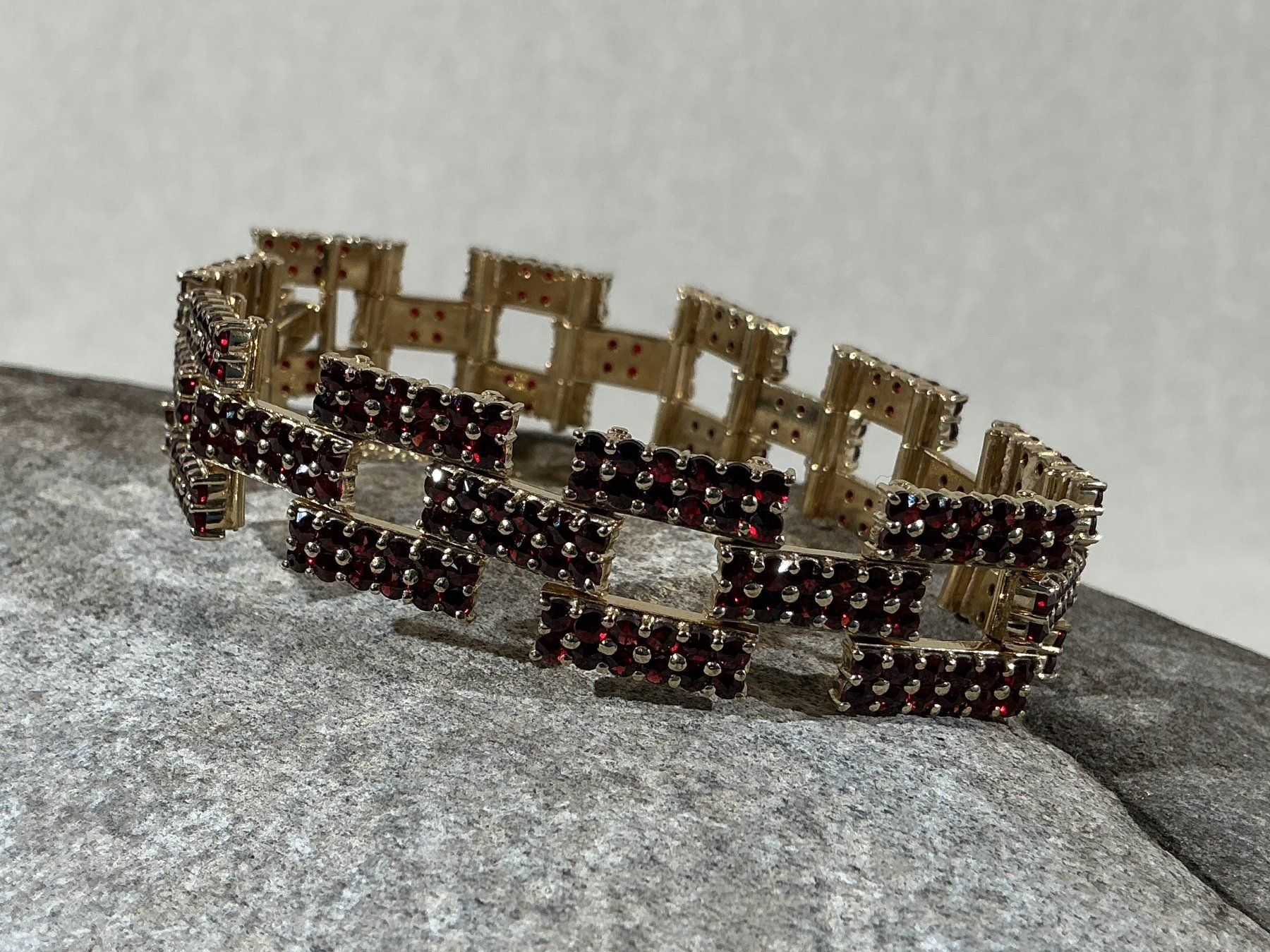 Bracciali & Braccialetti: BÖHMISCHER GRANATSCHMUCK Armband – Nuovo (secondo la descrizione) da Richterswil venduto da Restwert_Richterswil 2