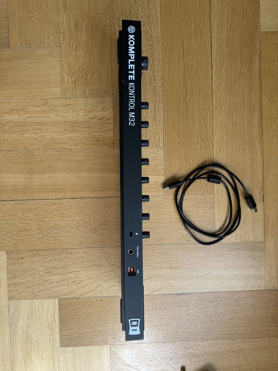Native Instruments Strumenti musicali: Native Instruments Komplete Kontrol M32 – Usato da Bern venduto da lausidet 2