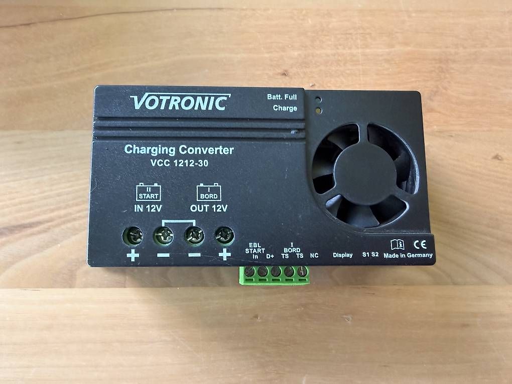 Votronic Batterie-Ladegeräte: Votronic VCC 1212-30 – Gebraucht aus Lachen SZ von Vanguard0 1