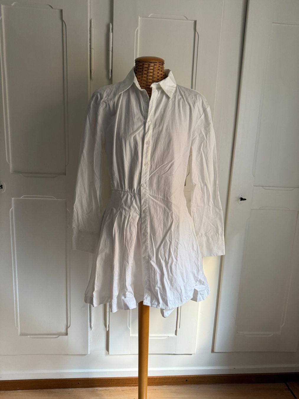 Zara Kleider: ZARA - Blusenkleid weiss L – Gebraucht aus Zürich von Diazaio