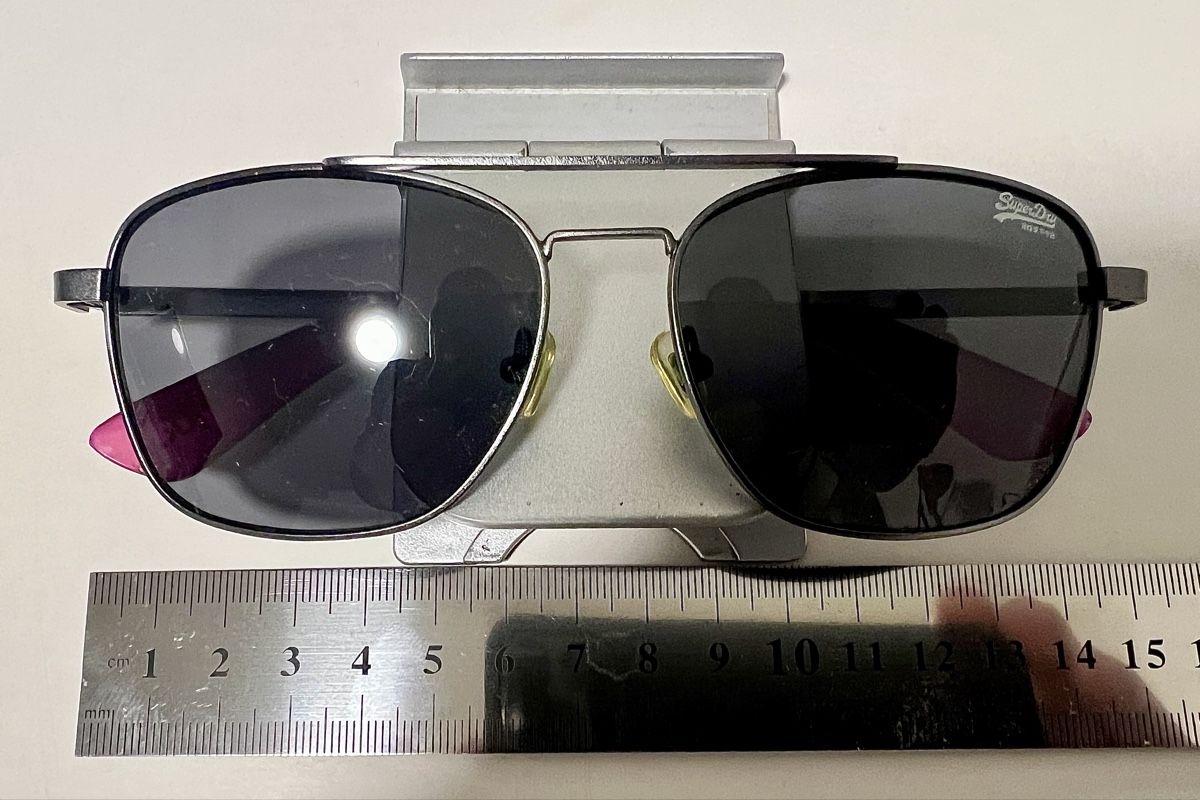 Superdry Occhiali & Lenti: Coole Superdry Sonnenbrille, mit Etui – Usato da Winterthur venduto da Fubar34