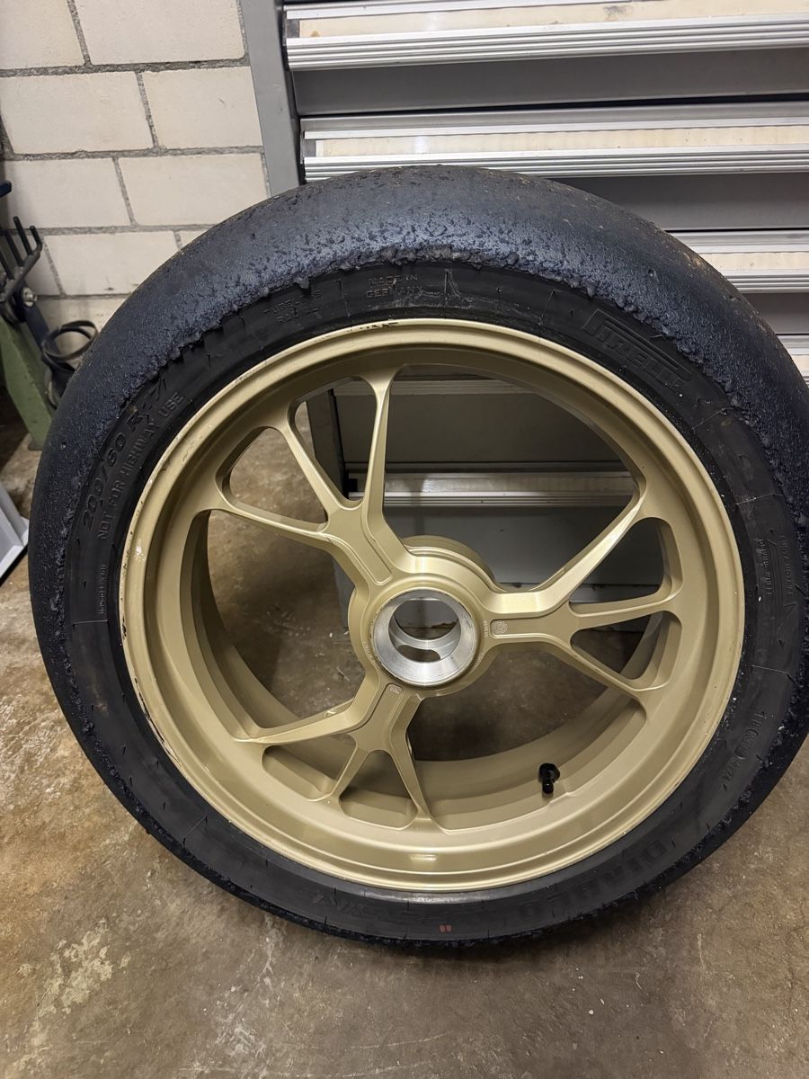 Pneumatici & Ruote complete: Ducati Panigale V4S Radsatz – Usato da Niederlenz venduto da alpha.t14