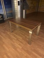 Table à manger avec plateau bois et pieds en métal
