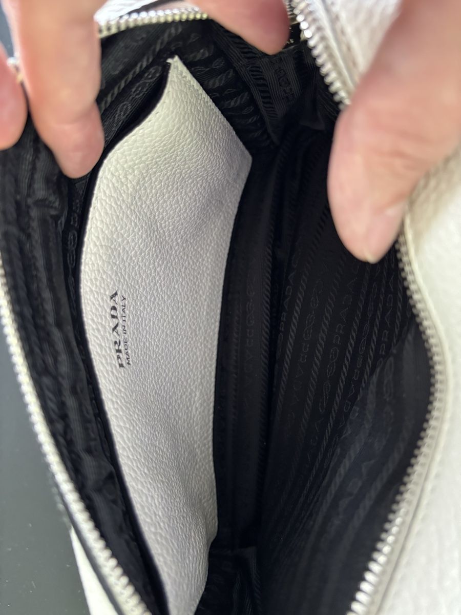 Prada Borse da donna: Prada Flou Crossbody Bag White – Nuovo (secondo la descrizione) da Biel/Bienne venduto da Eiskristall08 2