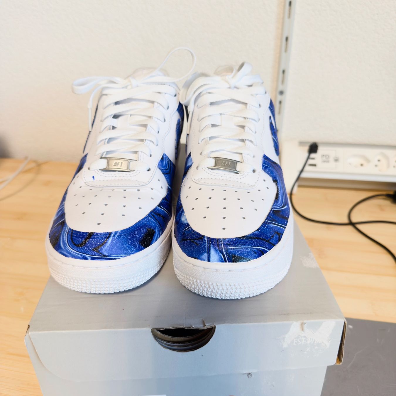 Nike Herrenschuhe: Nike Air Force 1 Custom Sneaker Sample Unikat "NEU" – Neu und originalverpackt aus Grüt (Gossau ZH) von DaxPerformance 1
