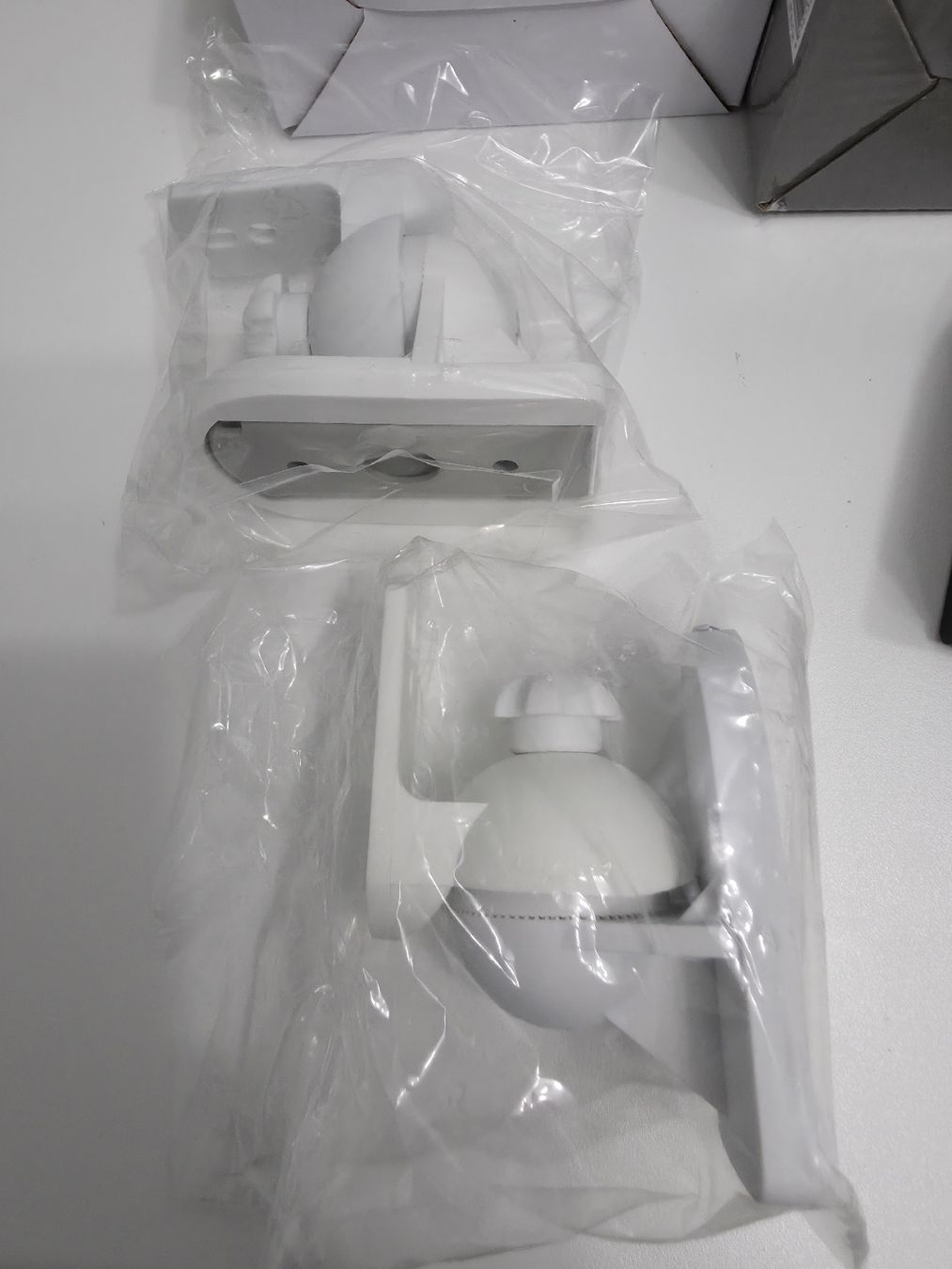 Supporti a parete: Lautsprecher-Wandhalterung x2 – Nuovo e nell'imballaggio originale da Embrach venduto da niz_8sff 5