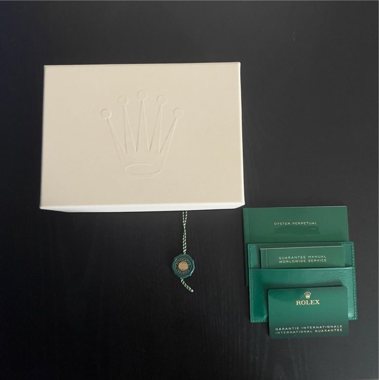 Rolex Orologi: Rolex Daydate 40mm 18k Rosegold Baguette Sundust 228235 Full – Usato da Brugg AG venduto da Wristdeal 8