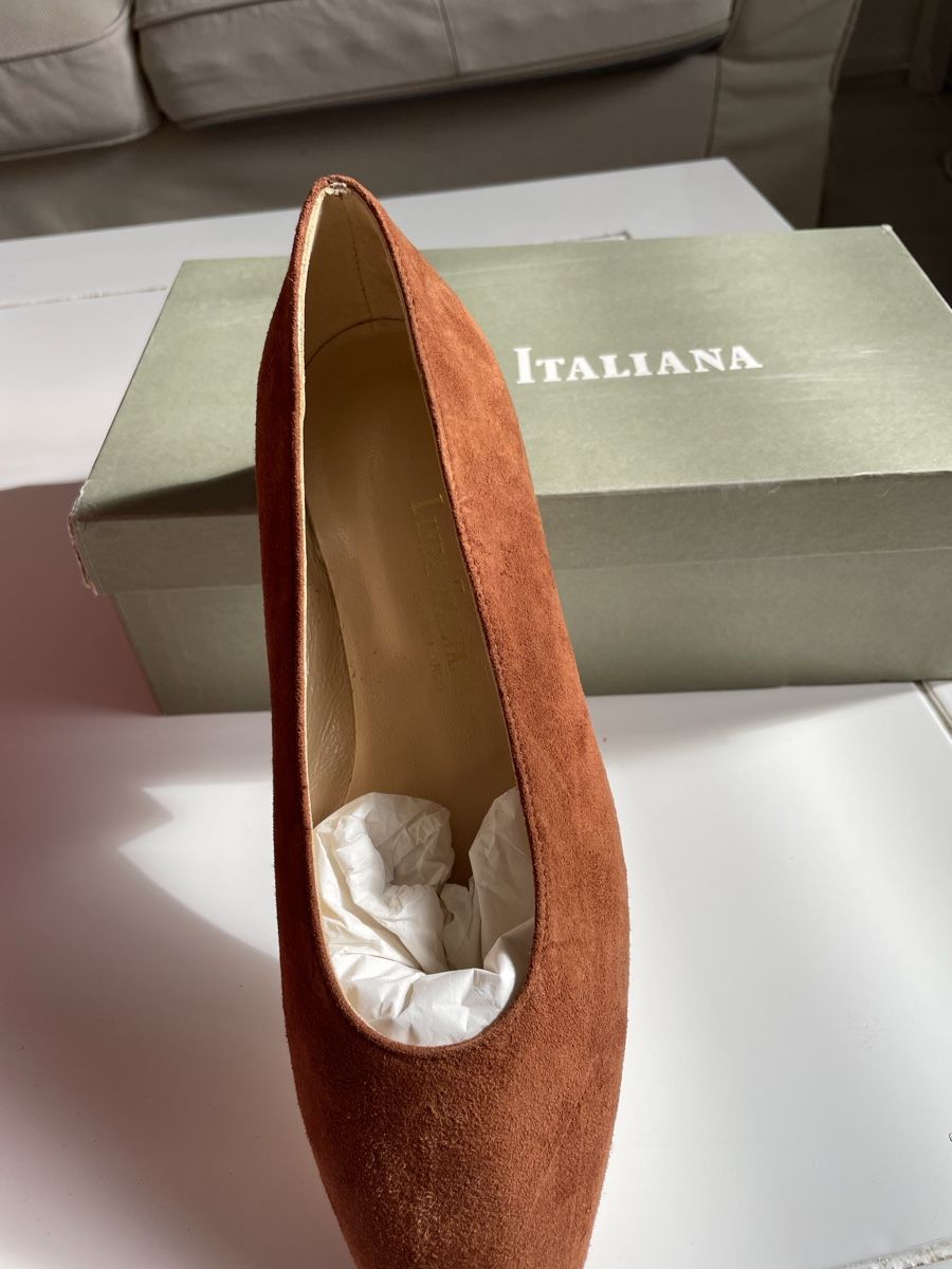 Scarpe da donna: Chaussure neuve en cuir point. 37 – Nuovo e nell'imballaggio originale da Les Avanchets venduto da Michellinette 1