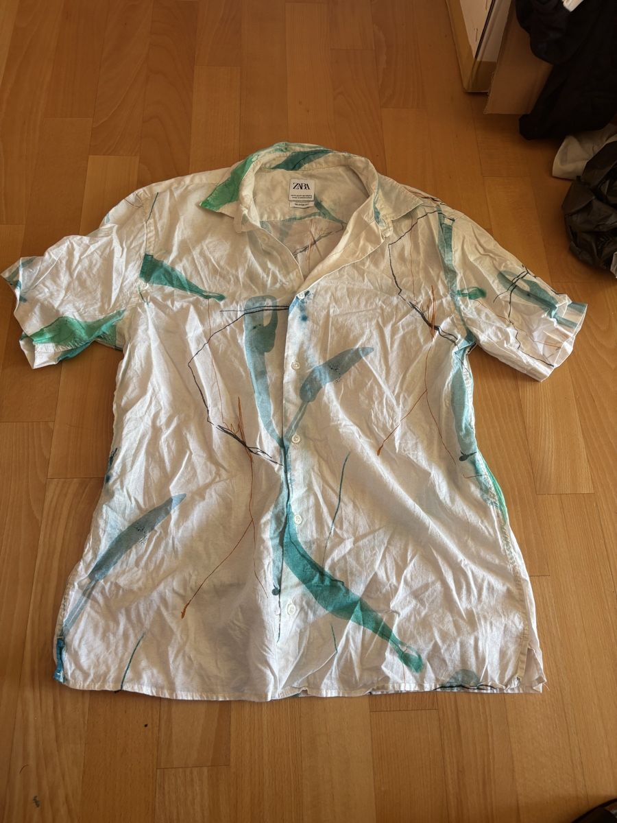 Hemden: Zara white abstract shirt M – Gebraucht aus Chexbres von doe_xns6
