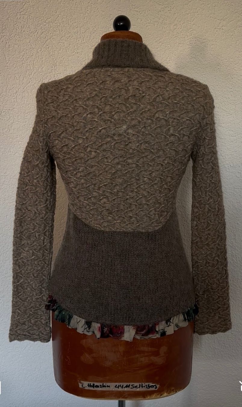Giacche: Tricot chic Cardigan 34 – Usato da Ipsach venduto da Lary_Sommer 1