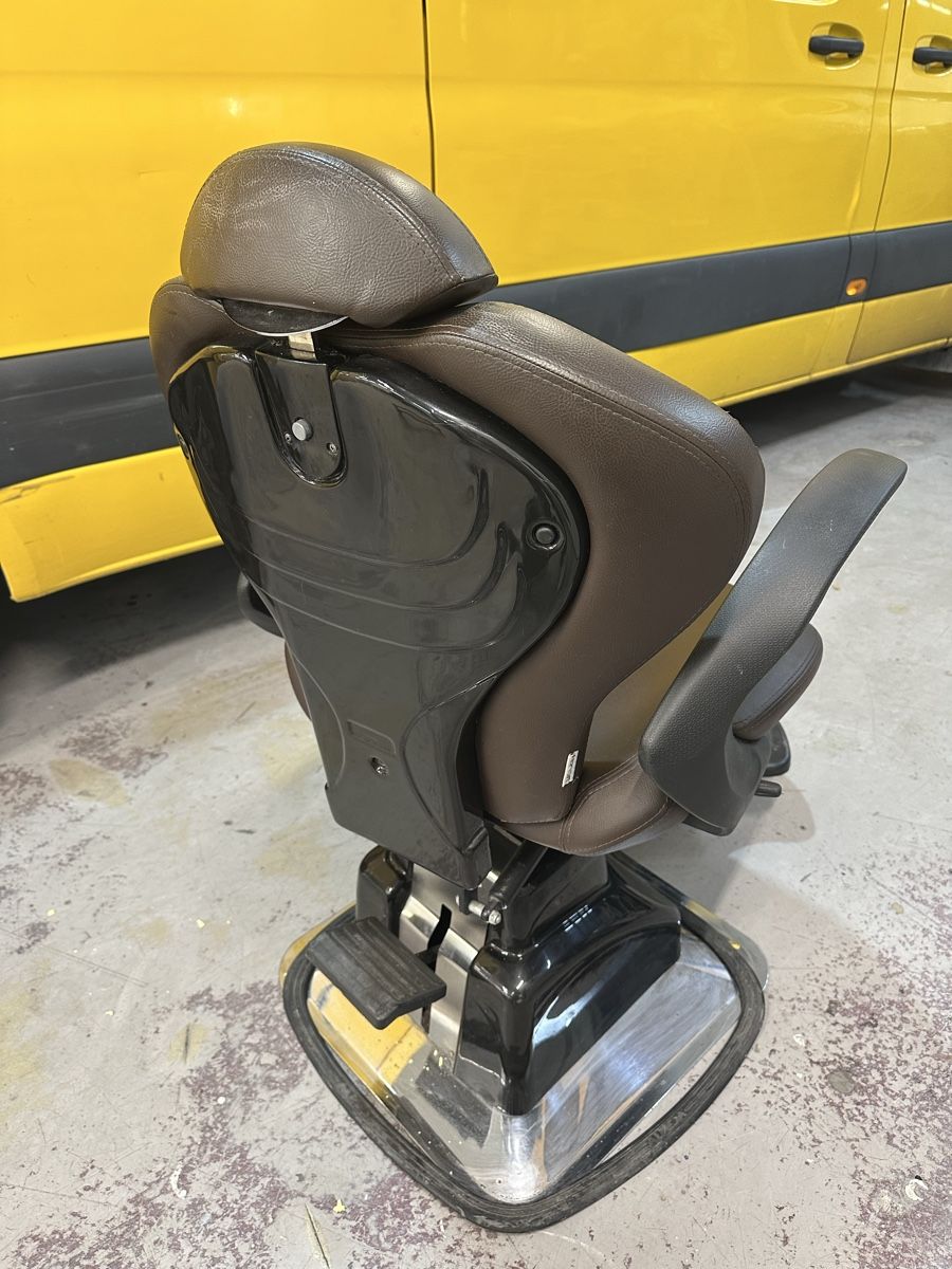 Kosmetik-& Massageliegen: Alpeda Barberstuhl – Gebraucht aus Dietikon von burak_taci 2