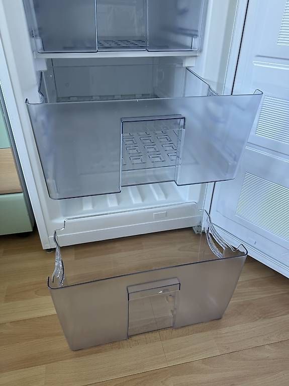 Congelatori: Congélateur no frost – Usato da Petit-Lancy venduto da stellina69 4