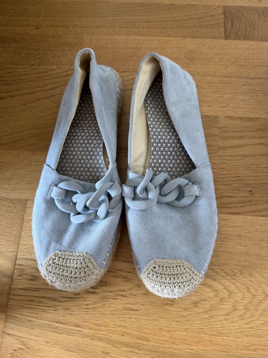 Scarpe da donna: Espadrilles light blue size 38 suede chain decoration – Nuovo (secondo la descrizione) da Zürich venduto da pol_jh6m