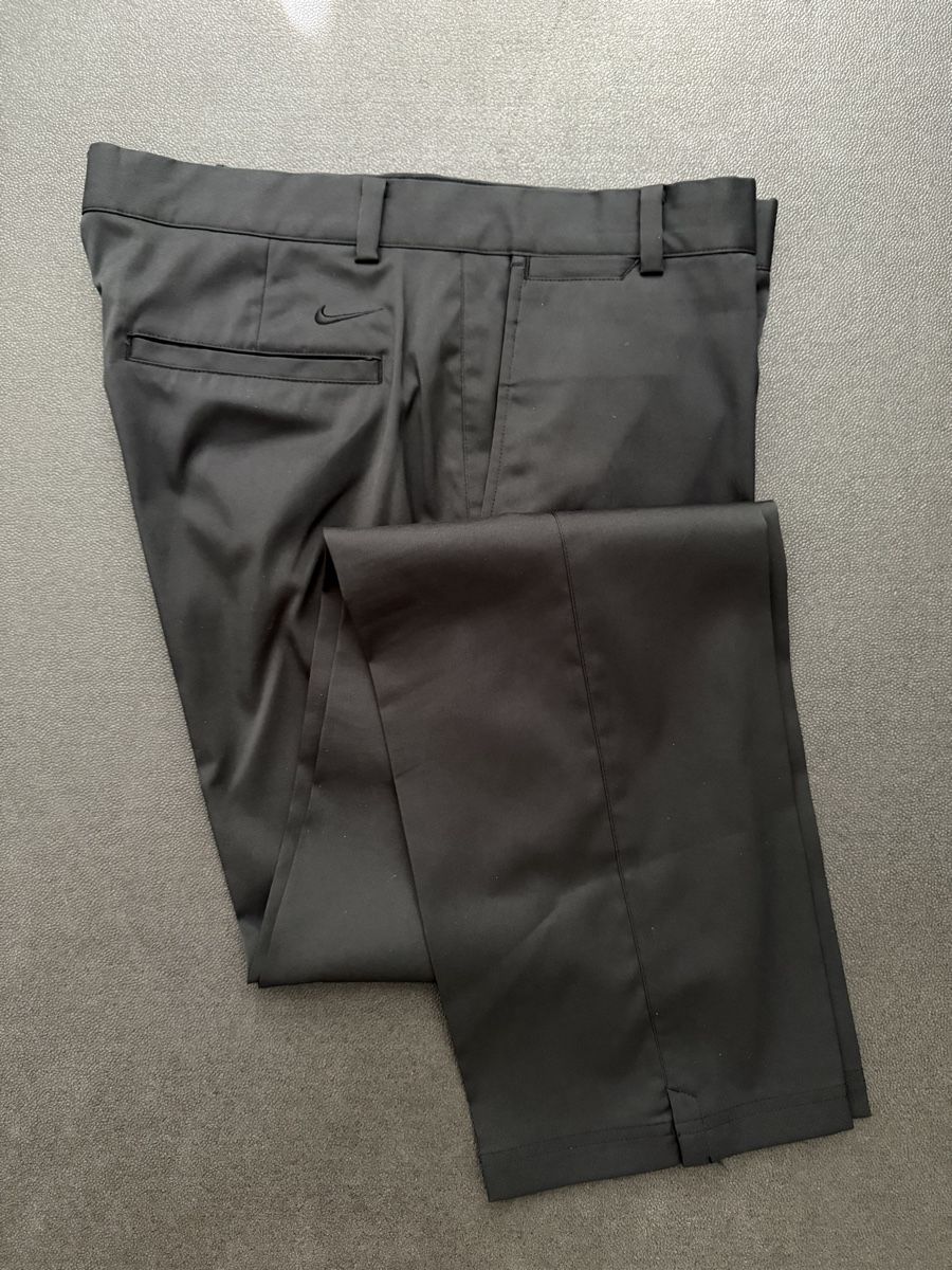Nike Pantaloni: Nike Golf Dri-Fit Pants Size 34x34 – Nuovo (secondo la descrizione) da Horgen venduto da thesilverarrow