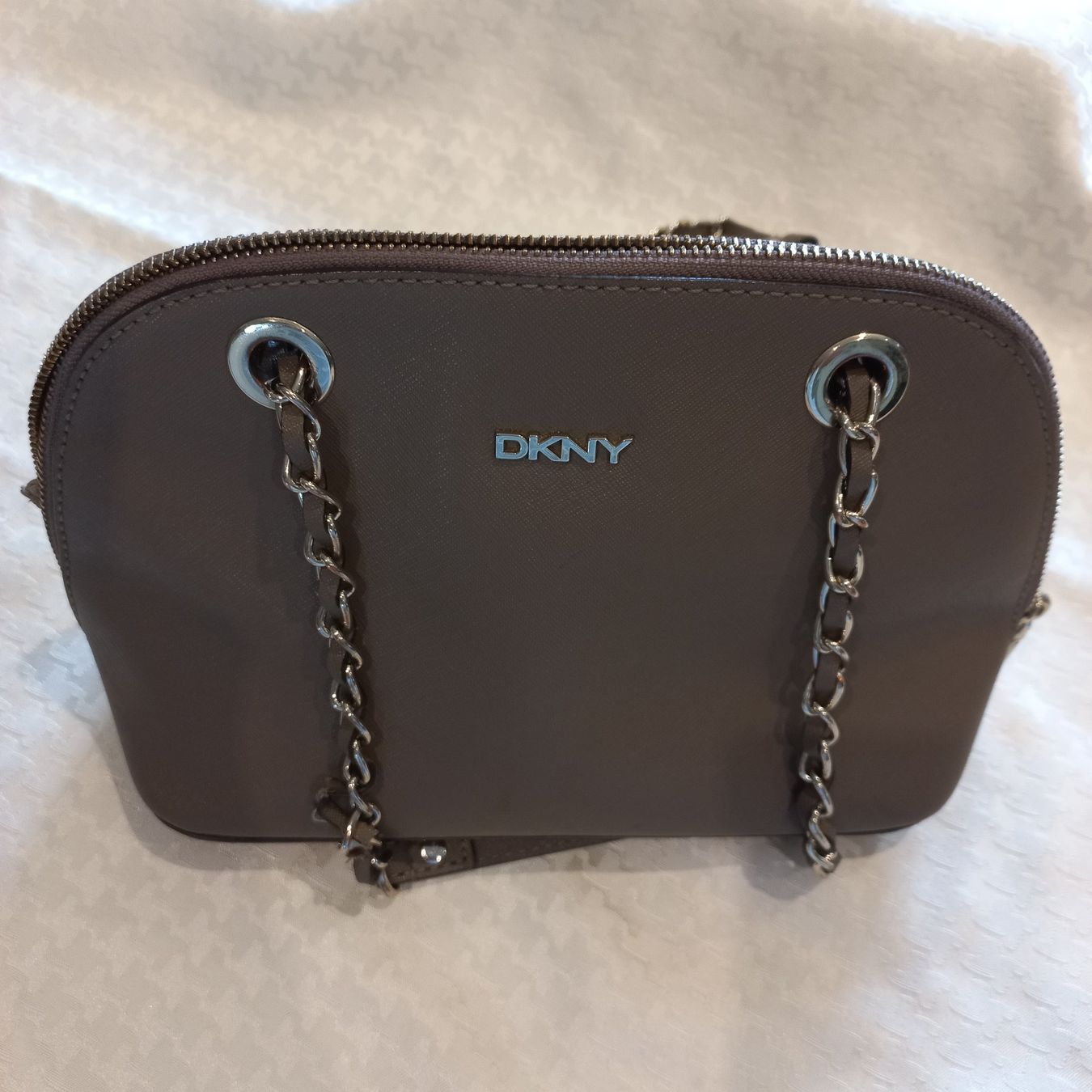 DKNY Sacs femmes: Sac à main DKNY – D'occasion à Dompierre FR par fat_xth5 8
