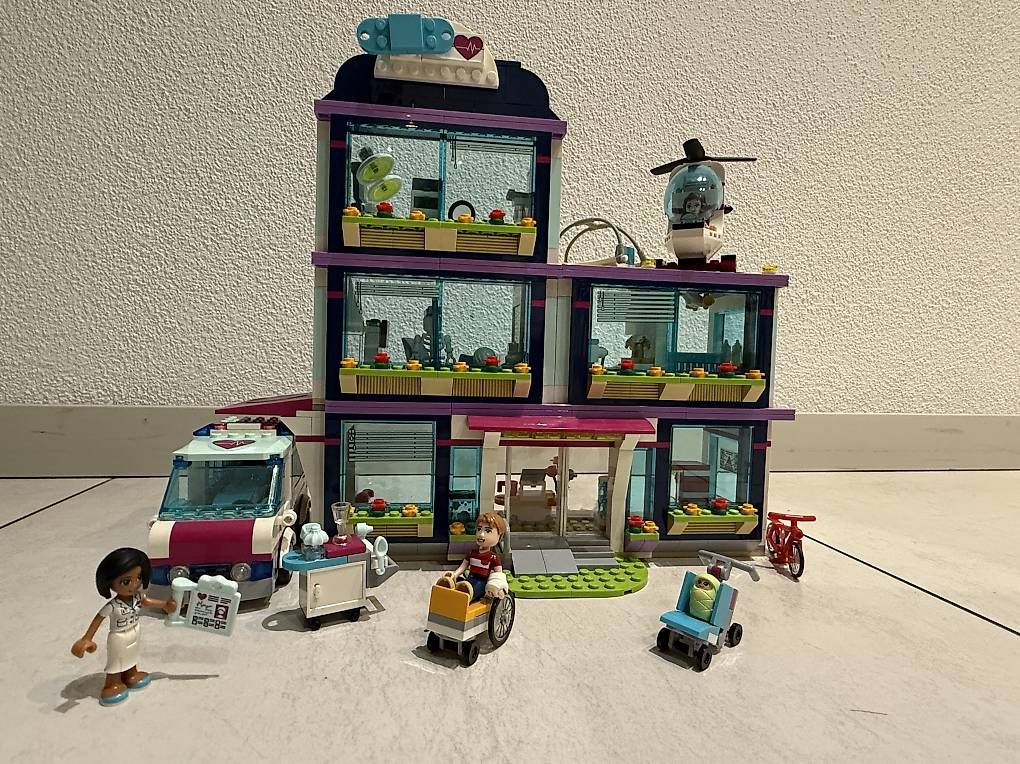 Lego Kit di costruzioni: LEGO Friends Ospedale (41318) – Usato da Preonzo venduto da olibo06 1