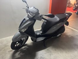 Motorroller Piaggio Medley 125, so gut wie neu