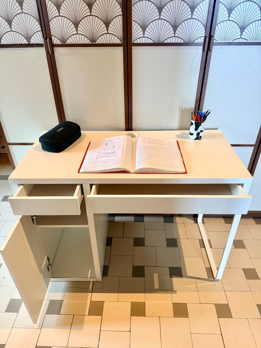 Ikea Schreibtische: Bureau IKEA MICKE – Gebraucht aus Lausanne von jul_8ftr 3