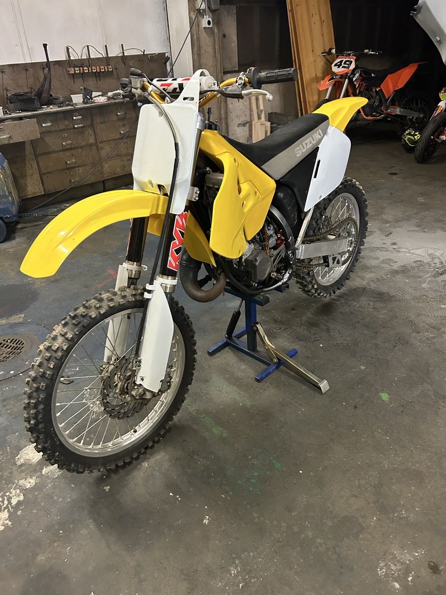 Suzuki Enduro: Suzuki rm 125 – D'occasion à Huttwil par lev_lsn7