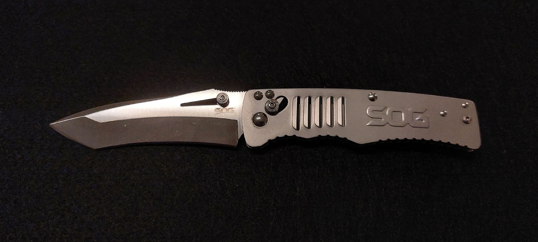 Coltelli tascabile: SOG Targa, neuf – Nuovo (secondo la descrizione) da Morens FR venduto da John_Doe_1981