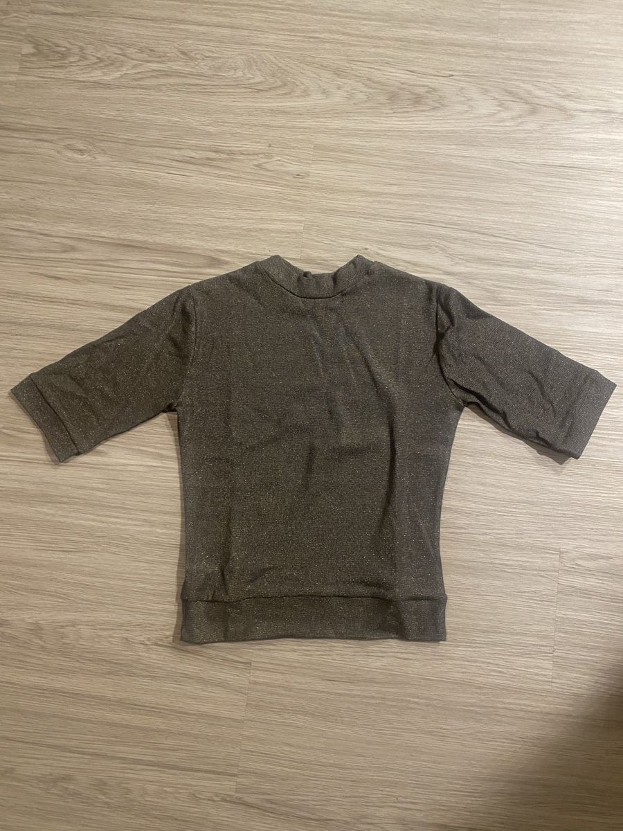 Top: Damen Pullover kurzarm grau gold meliert Grösse XS – Usato da Gossau SG venduto da MRS13