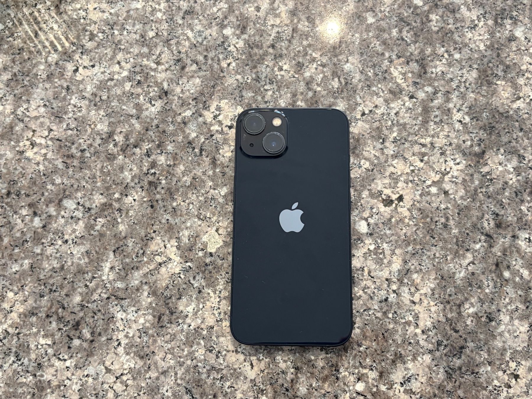 Apple Telefoni cellulari / Smartphones: Apple iPhone 13 schwarz 128GB – Usato da Würenlingen venduto da Ferradoc 1