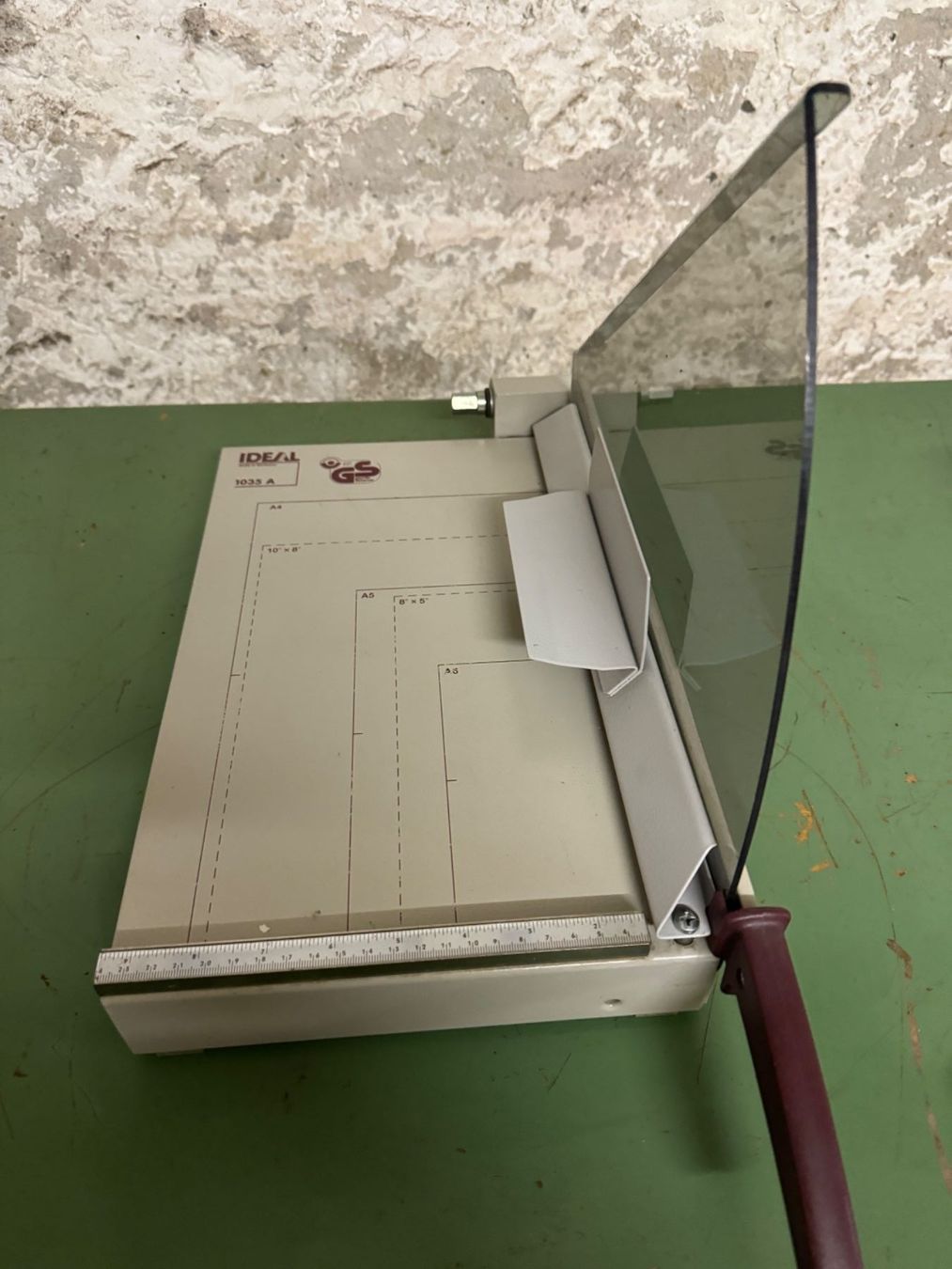 Alle Maschinen: Schneidemaschine von Ideal – Gebraucht aus Zäziwil von