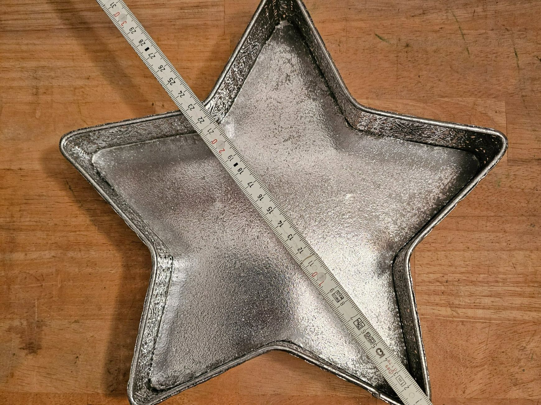 Tutte le decorazioni: Zwei Metall-Schalen Sternform – Usato da Oetwil a.d. Limmat venduto da grisilisi 1
