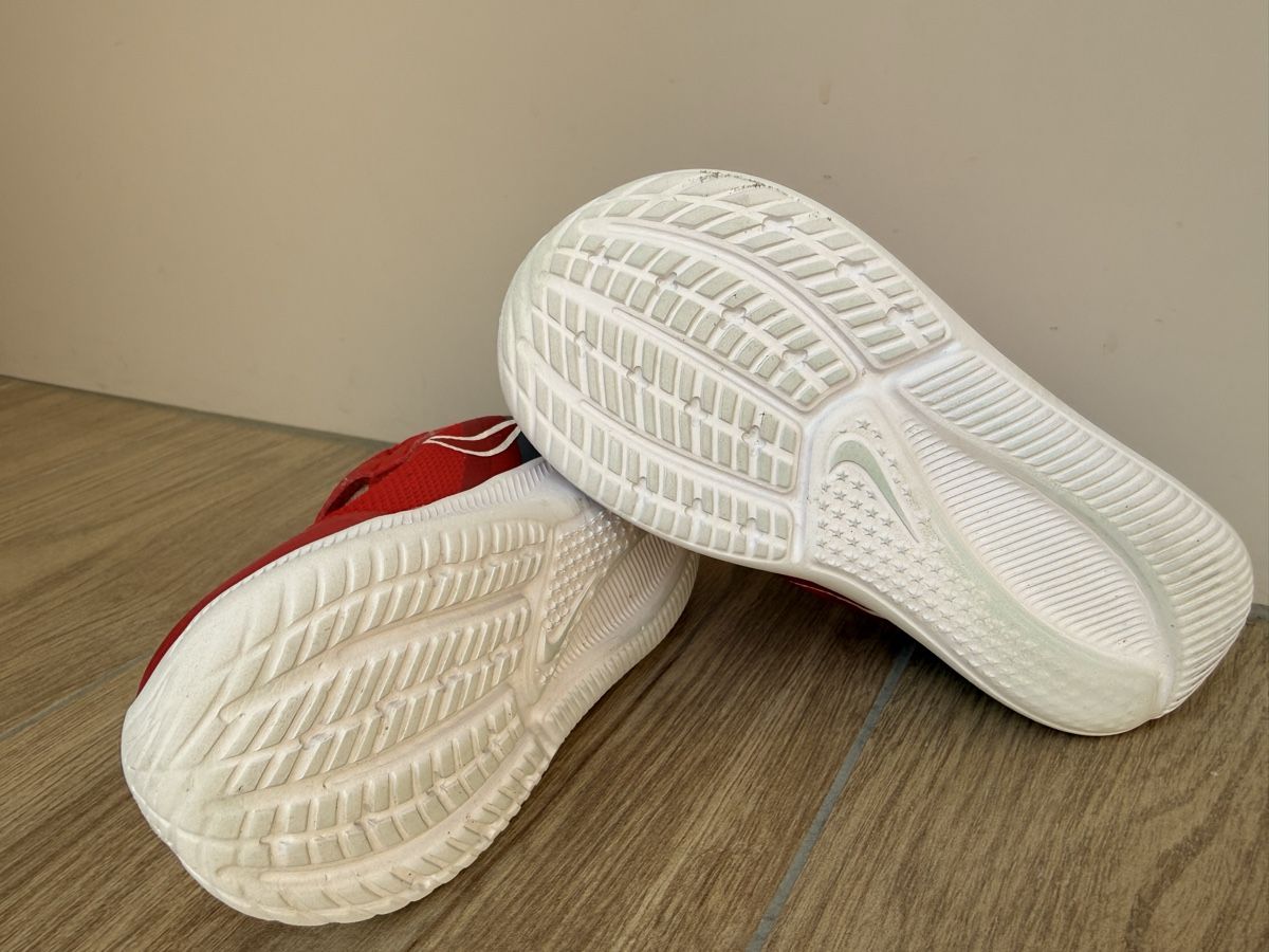 Nike Scarpe per ragazzi: Nike rot Gr 26 – Usato da Arth venduto da daphnevdb 1