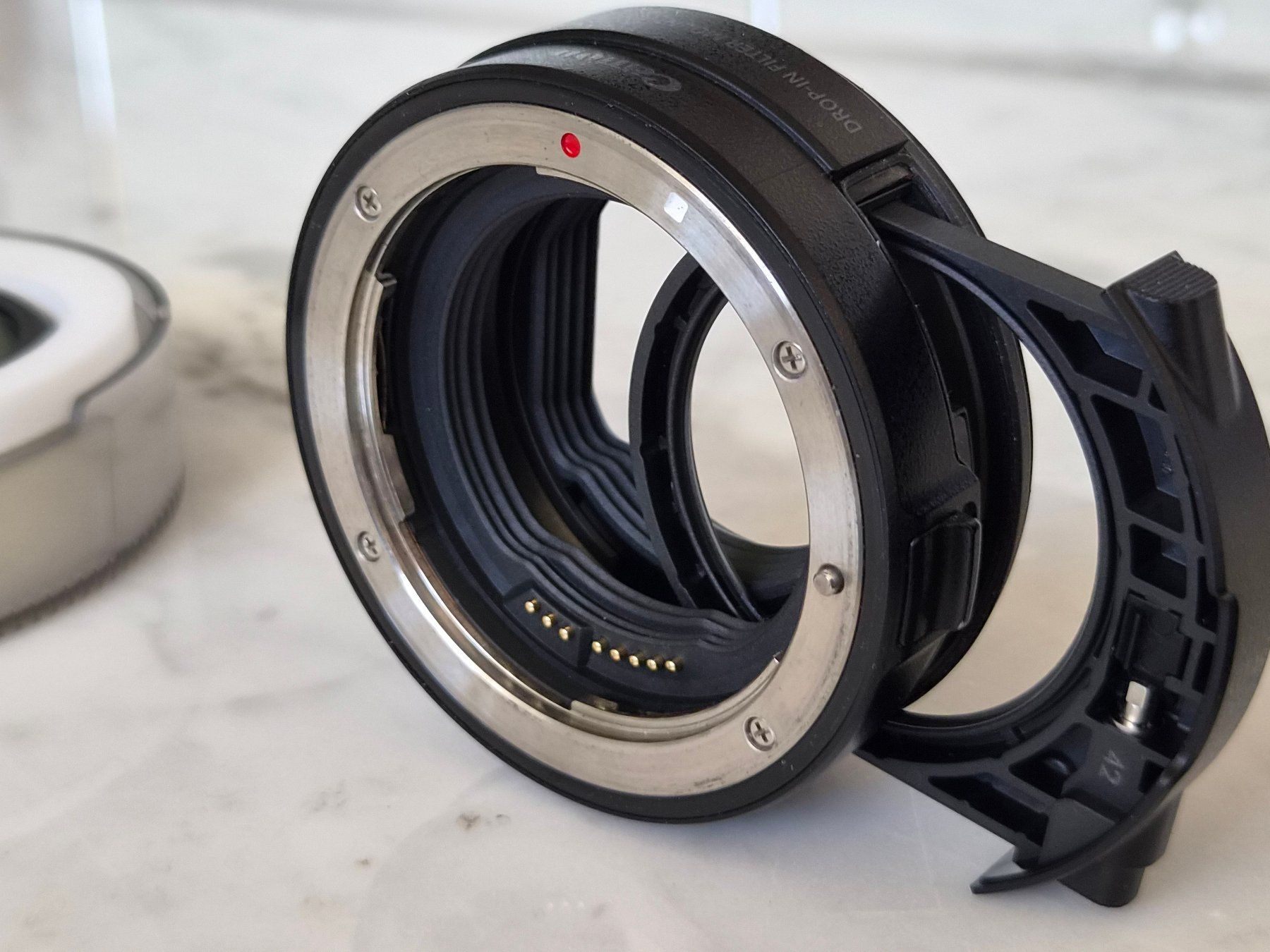 Canon Adattatori foto: Canon EF-RF Drop-In Filter Mount Adapter – Nuovo (secondo la descrizione) da Wallisellen venduto da Blackstone0820 1